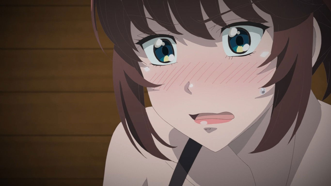 Dos personas en estrecho contacto, agujero en el flotador.